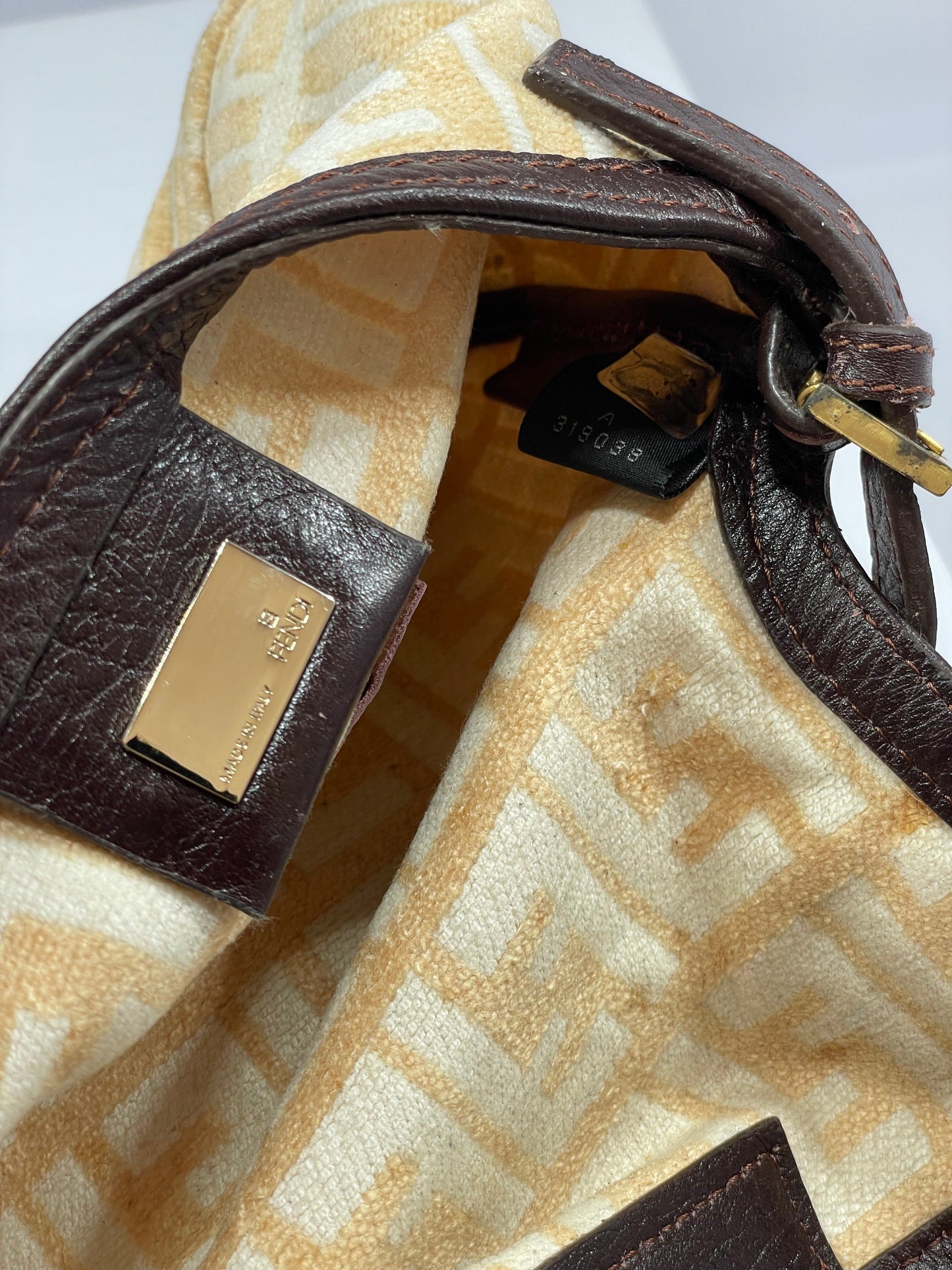 Fendi Baguette Handbag – Cream & Brown Raffia