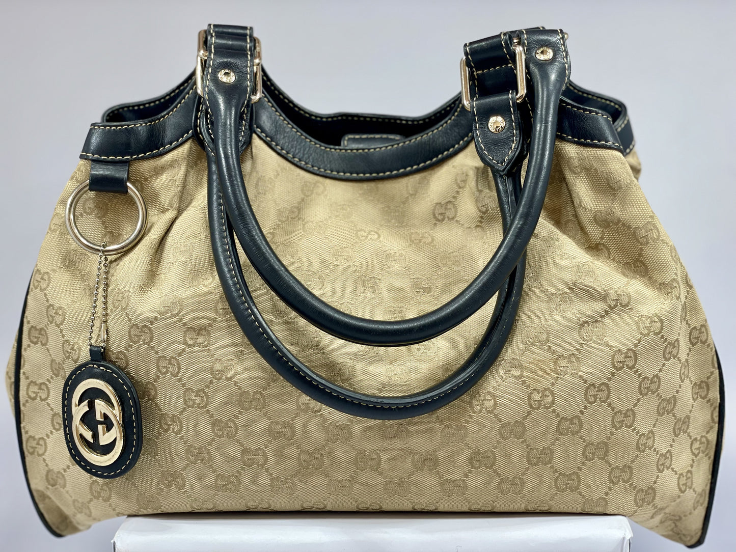 Gucci GG Canvas Sukey Shoulder Bag – Beige